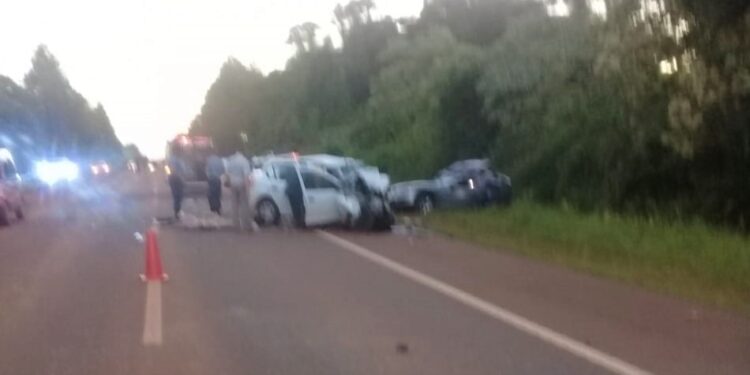 Dos conductores y un acompañante se mataron en un triple choque en San Vicente